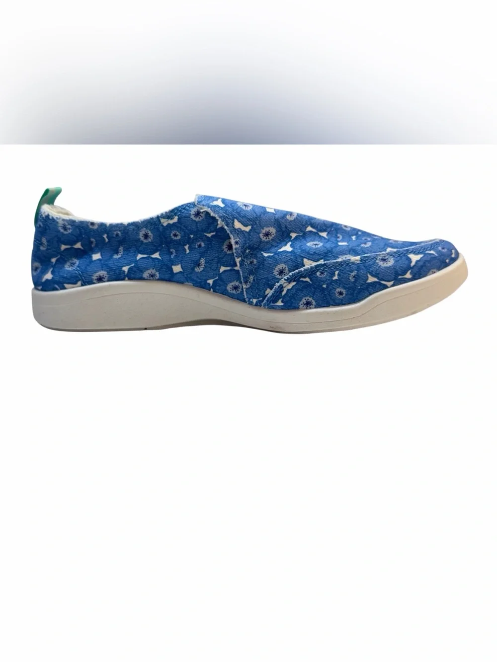 Vionic Beach Malibu Blue Floral Print Slip On Shoes NWT Women’s 7.5W - Picture 3 of 9